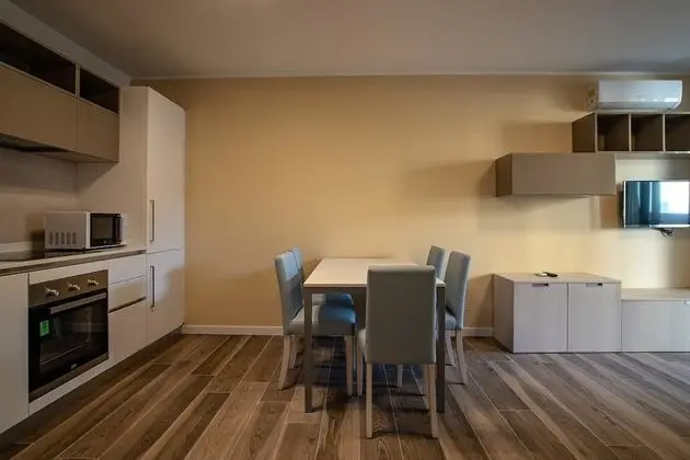 Superior Apart Daire, Bahçe Manzaralı