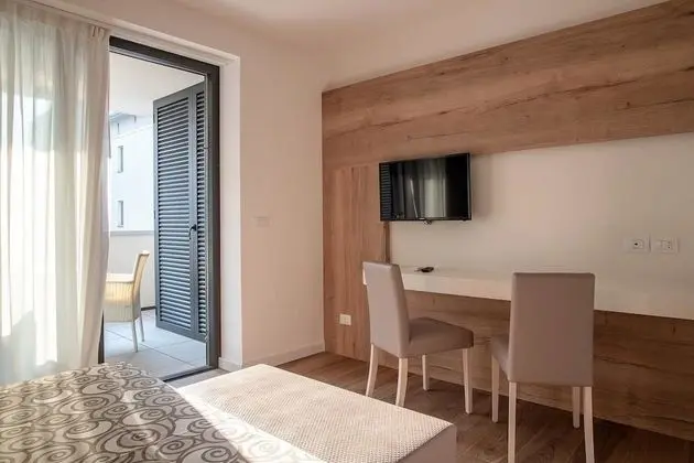 Superior Apart Daire, Bahçe Manzaralı