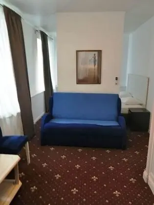 Basic Tek Büyük Yataklı Oda