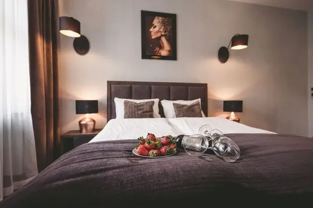 Exclusive Stüdyo, Şehir Manzaralı