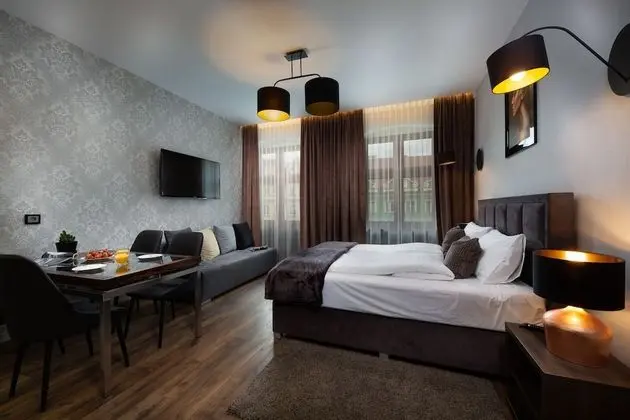 Exclusive Stüdyo, Şehir Manzaralı
