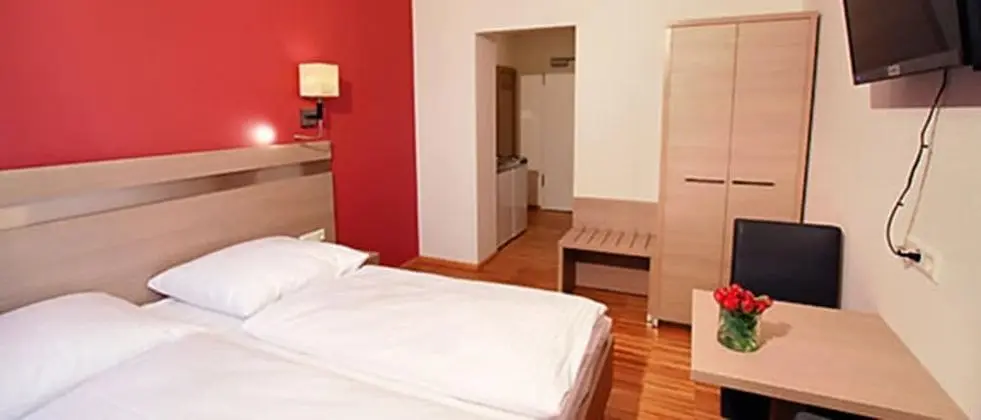 Standard Tek Büyük Yataklı Oda