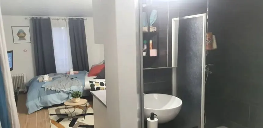 Apart Daire, Banyolu/Duşlu (Courbevoie)