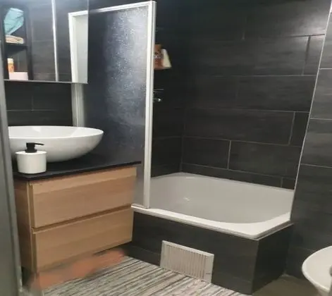 Apart Daire, Banyolu/Duşlu (Courbevoie)