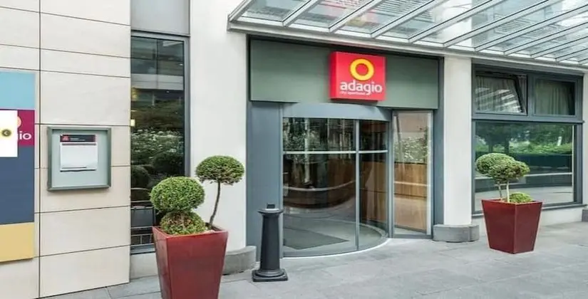 Apart Daire, Banyolu/Duşlu (Courbevoie)