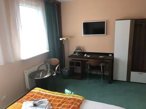 Tek Büyük Yataklı Oda