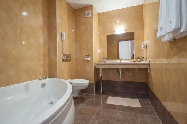 Standard Apart Daire, Havuz Manzaralı
