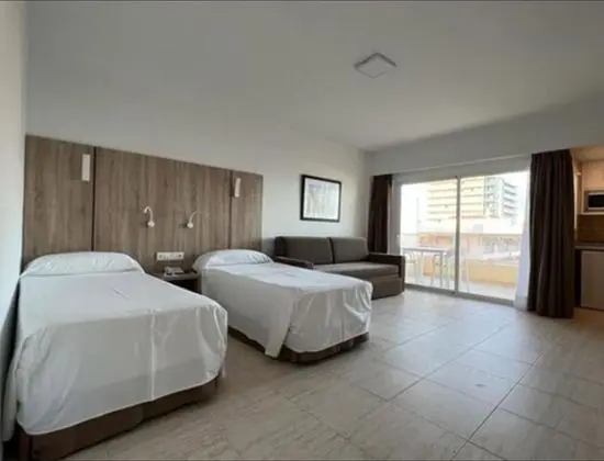 Superior Stüdyo (for 3 people)