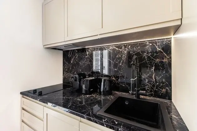 Design Stüdyo, 1 Büyük (Queen) Boy Yatak ve Çekyat, Sigara İçilmez, Avlu Manzaralı