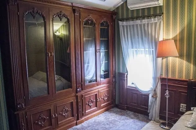 Classic Tek Büyük Yataklı Oda, Avlu Manzaralı (Puschkin)