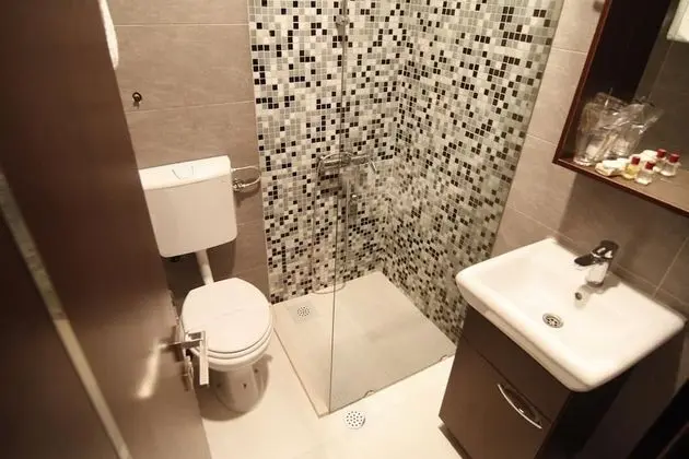 Standard Tek Büyük Yataklı Oda