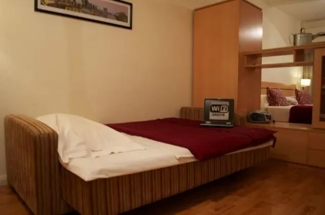 Üç Kişilik Oda