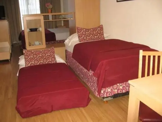 Üç Kişilik Oda