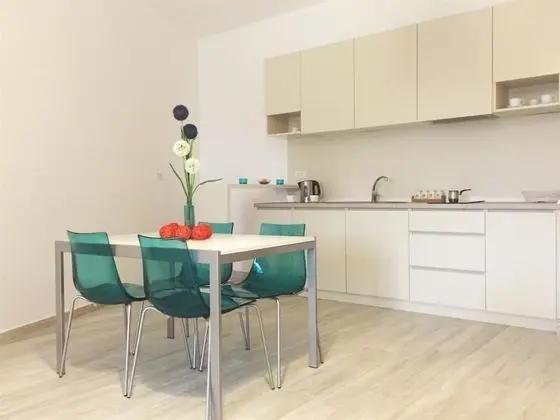 Apart Daire, 1 Yatak Odası, Balkon, Bahçe Manzaralı