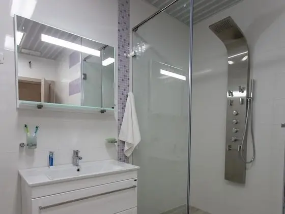 Stüdyo, Bahçe Manzaralı