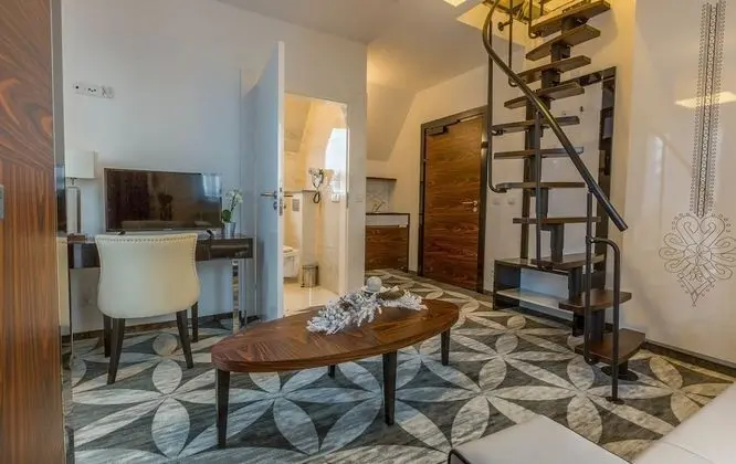 Deluxe Tek Büyük Yataklı Oda