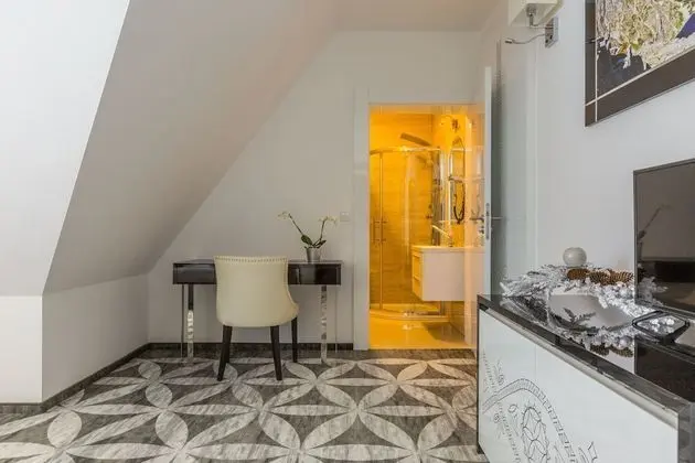 Deluxe Tek Büyük Yataklı Oda