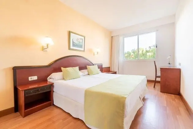 Süit, Balkon, Havuz Manzaralı