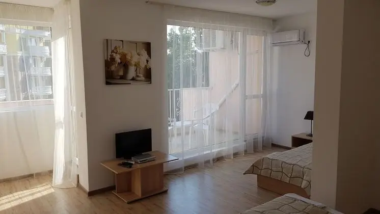 Junior Süit, Balkon