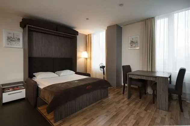 Standard Tek Büyük Yataklı Oda