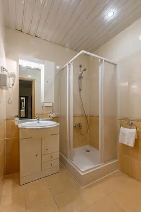 Standard Tek Büyük veya İki Ayrı Yataklı Oda