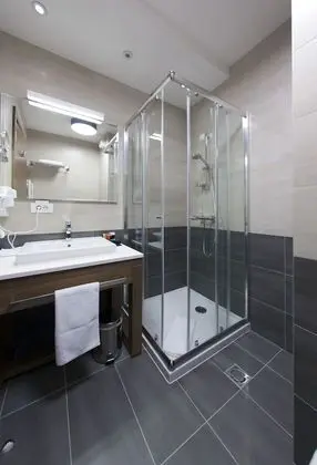 Superior Tek Büyük veya İki Ayrı Yataklı Oda