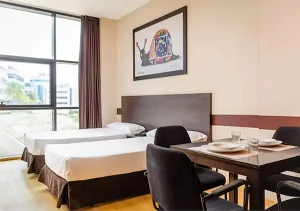 Family Stüdyo (3 adults)