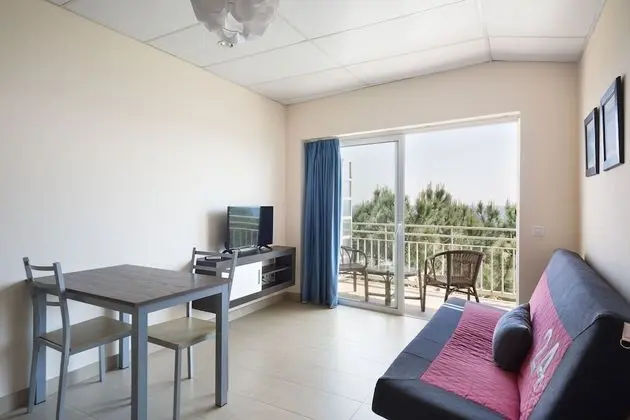 Apartamento estudio con vistas al mar y aire acondicionado