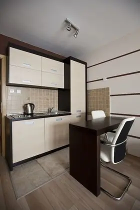 Stüdyo, Engellilere Uygun, Sigara İçilebilir