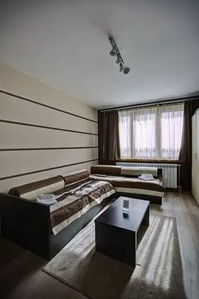 Stüdyo, Engellilere Uygun, Sigara İçilebilir