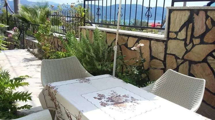 Apart Oda, Bahçe Manzaralı, Bahçe Katı