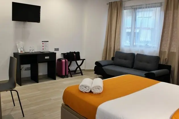 Basic Stüdyo, 1 Büyük (Queen) Boy Yatak ve Çekyat