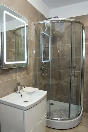 Black&White 2