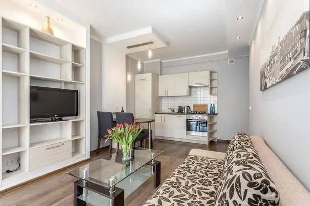 Comfort Apart Daire, 2 Yatak Odası, Küçük Mutfak (Zelazna 16)