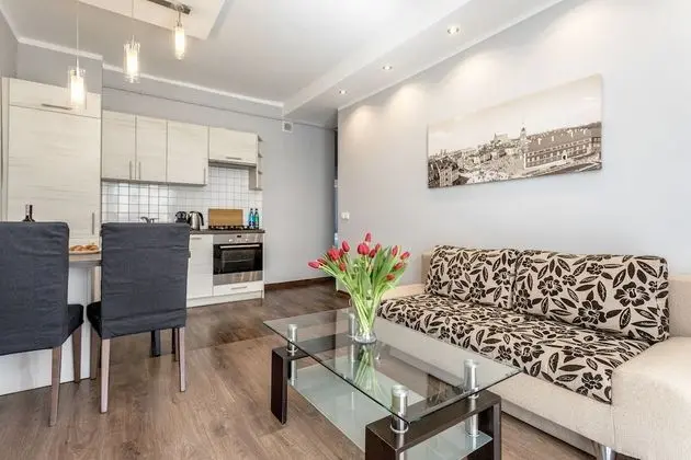 Comfort Apart Daire, 2 Yatak Odası, Küçük Mutfak (Zelazna 16)