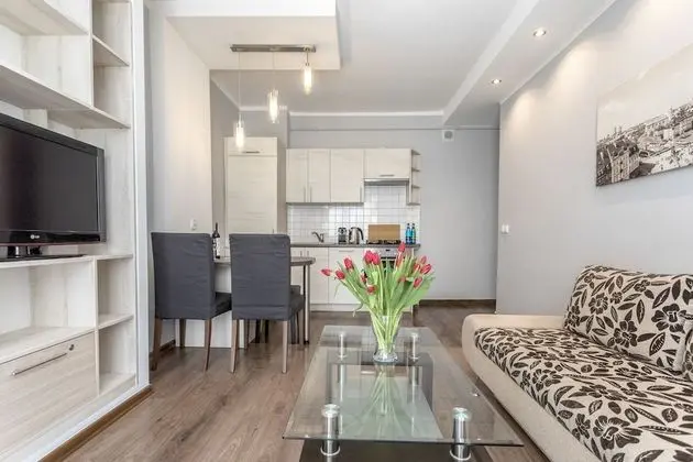 Comfort Apart Daire, 2 Yatak Odası, Küçük Mutfak (Zelazna 16)