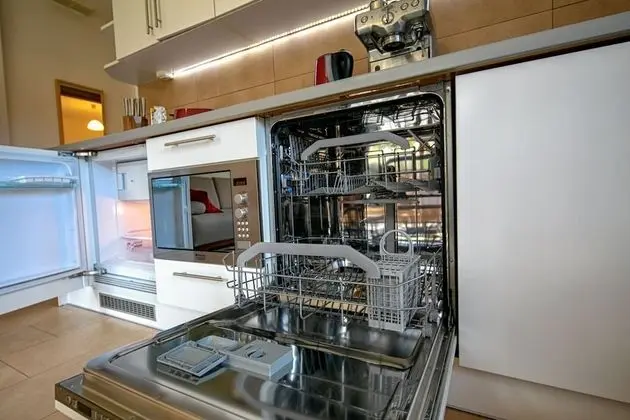 Comfort Apart Daire, 2 Yatak Odası, Teras, Bahçeli