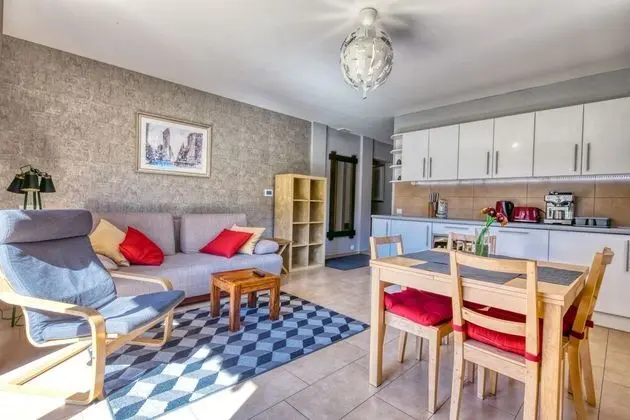 Comfort Apart Daire, 2 Yatak Odası, Teras, Bahçeli