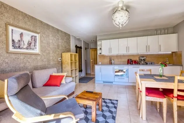 Comfort Apart Daire, 2 Yatak Odası, Teras, Bahçeli