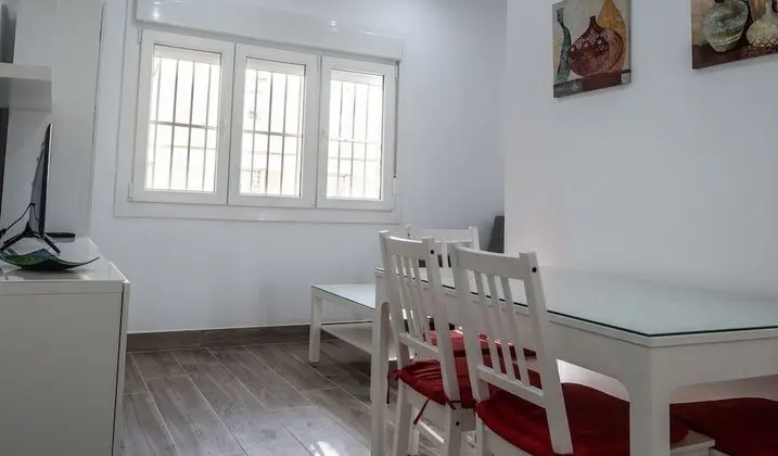 Apart Daire, 2 Yatak Odası, Sigara İçilmez