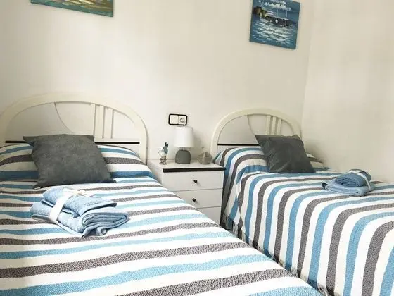 Apart Daire, 2 Yatak Odası, Teras, Avlu Manzaralı