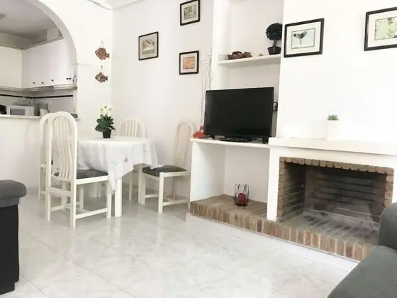 Apart Daire, 2 Yatak Odası, Teras, Avlu Manzaralı