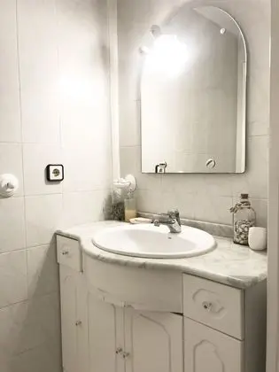 Apart Daire, 2 Yatak Odası, Teras, Avlu Manzaralı