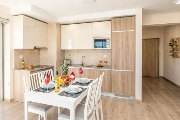 Apart Daire, 2 Yatak Odası, Havuz Kullanımı, Deniz Manzaralı
