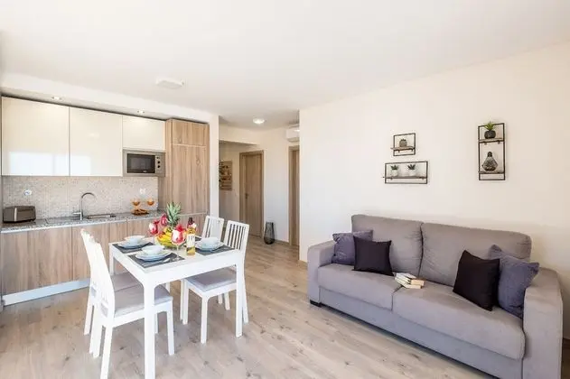 Apart Daire, 2 Yatak Odası, Havuz Kullanımı, Deniz Manzaralı