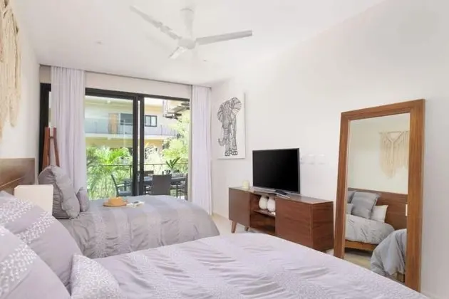 Luxury Apart Daire, 2 Yatak Odası, Mutfak, Havuz Manzaralı
