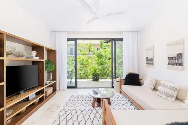 Luxury Apart Daire, 2 Yatak Odası, Mutfak, Havuz Manzaralı