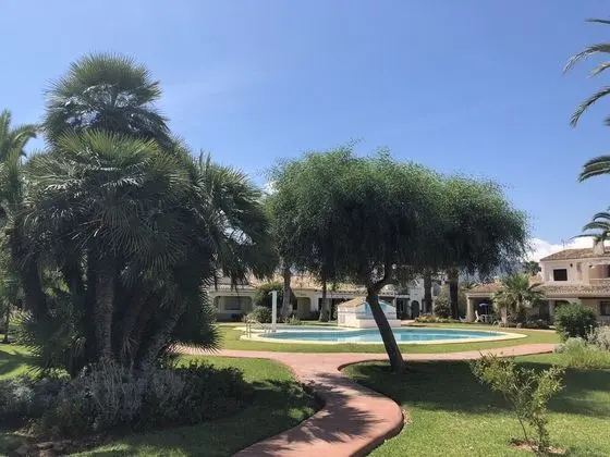 Apart Daire, 2 Yatak Odası, Havuz Manzaralı