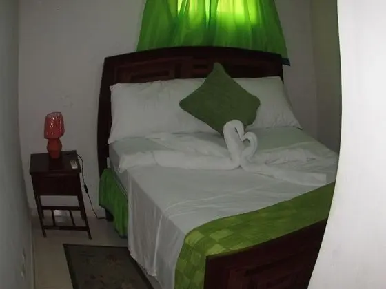 Two Bedroom Bedroom Aparment With Balcony (Upstairs)