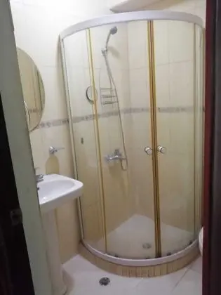 Two Bedroom Bedroom Aparment With Balcony (Upstairs)